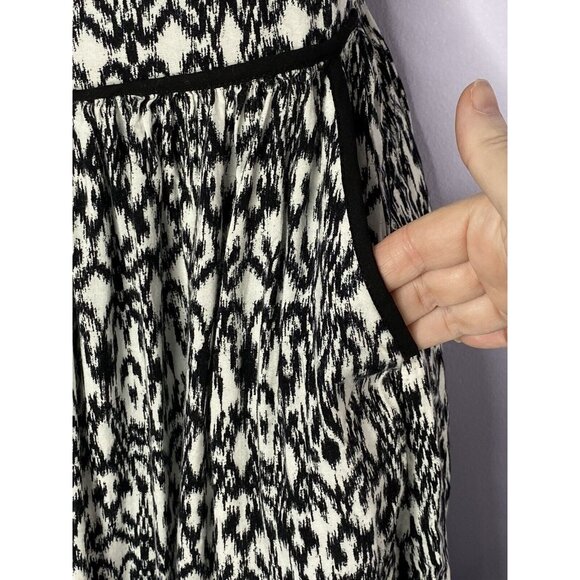 THML Dress Womens XS Navy White Ikat Print Sleeveless Pockets Boho Festival Mini - Picture 5 of 12
